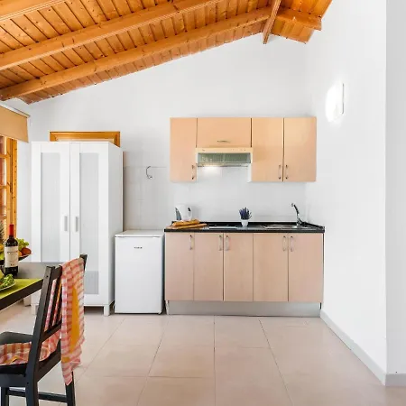 102 Bright Accomodation With Pool View Apartamento *